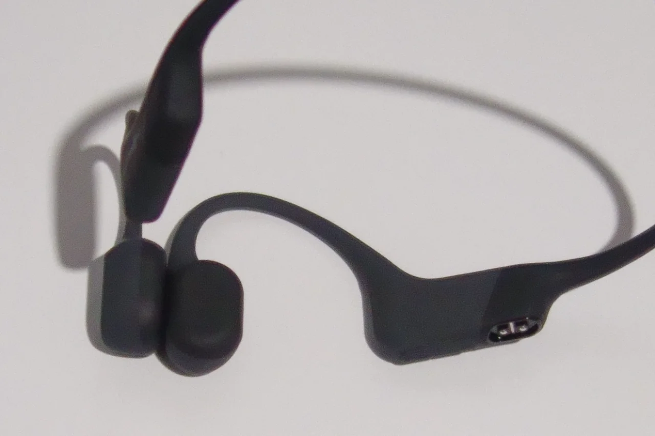 AfterShokz 骨伝導ワイヤレスヘッドホン テレビ用(ABT01+AS801) - がとらぼ