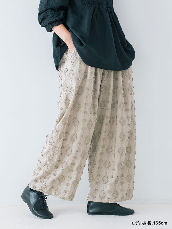 kazumi×Samansa Mos2】3D刺繍パンツ（オフホワイト/ブラック/ベージュ