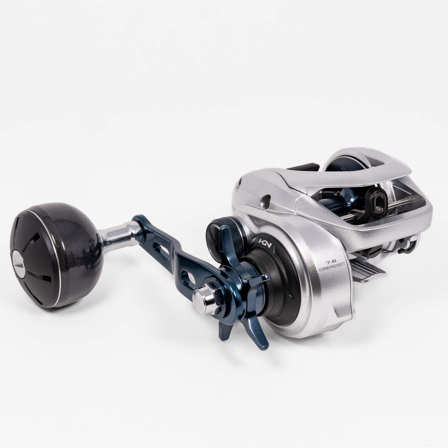 Shimano Tranx 300 and 400 Low Profile Baitcasting Reels - J&H Tackle