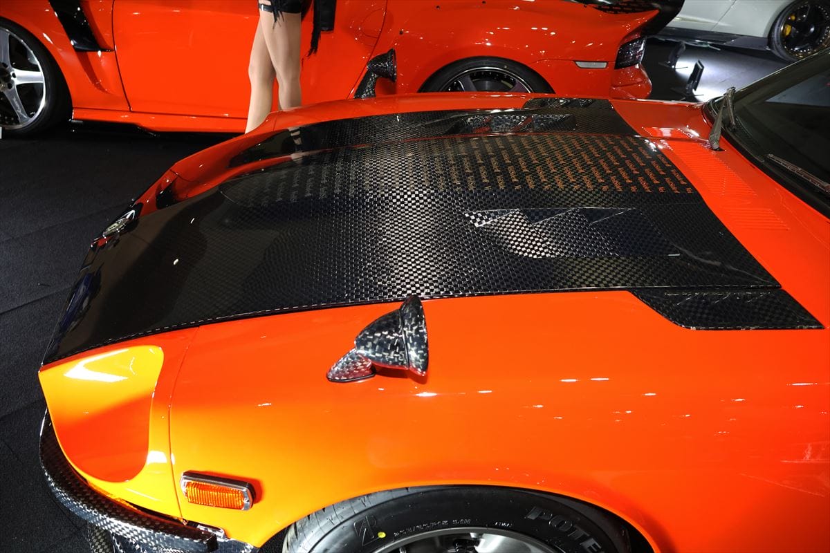 画像 No.3/12]カーボンボンネットとカーボン製フェンダーミラー