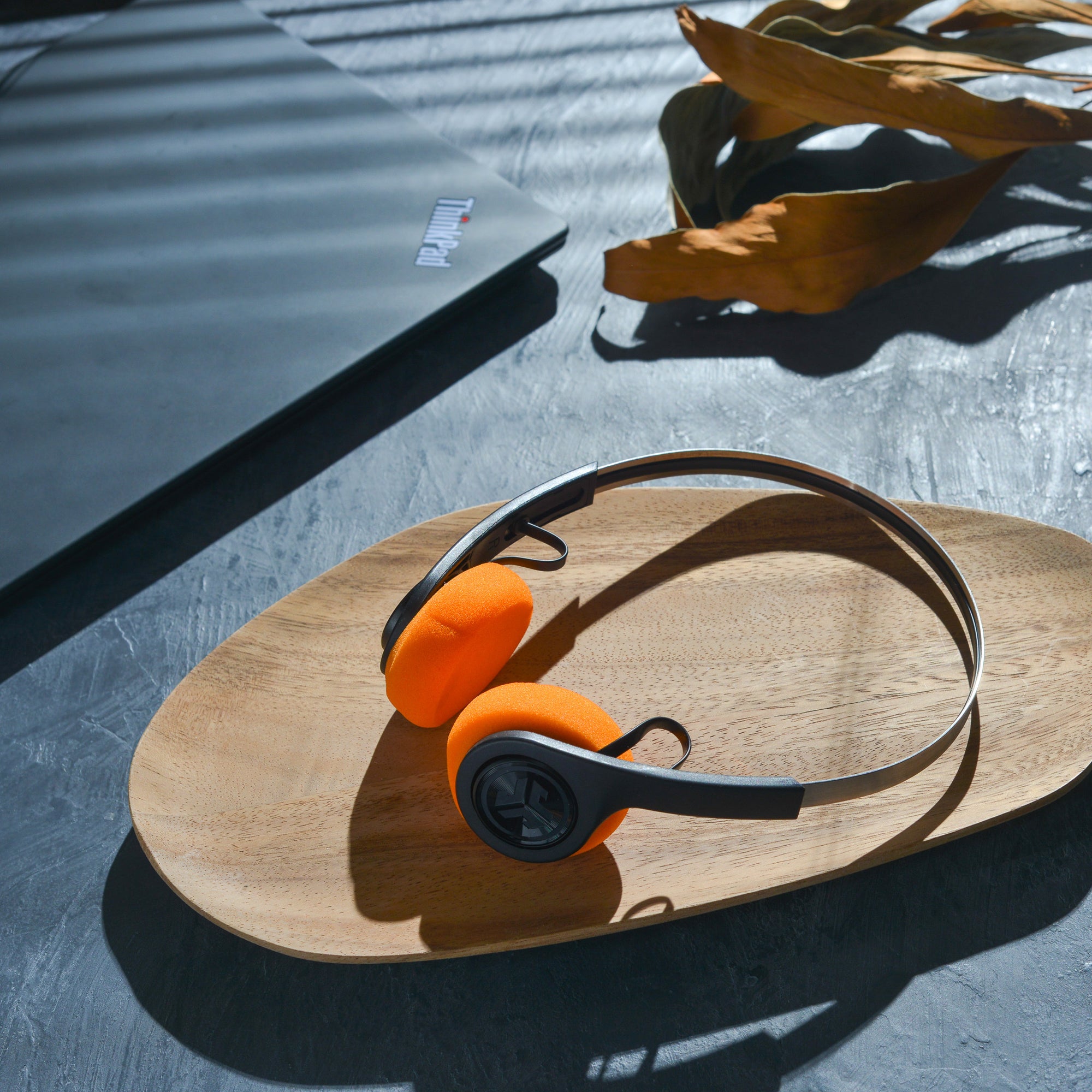 JLab｜Rewind 2｜軽量・レトロデザインのワイヤレスヘッドホン｜JLab