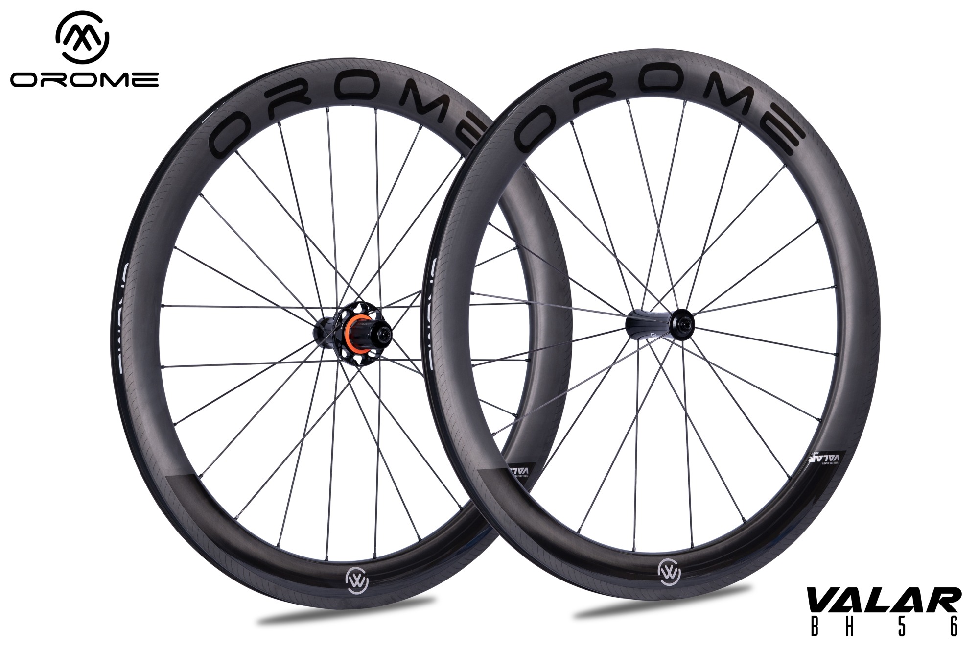 High-performance carbon road bike wheels with smooth rolling feel
