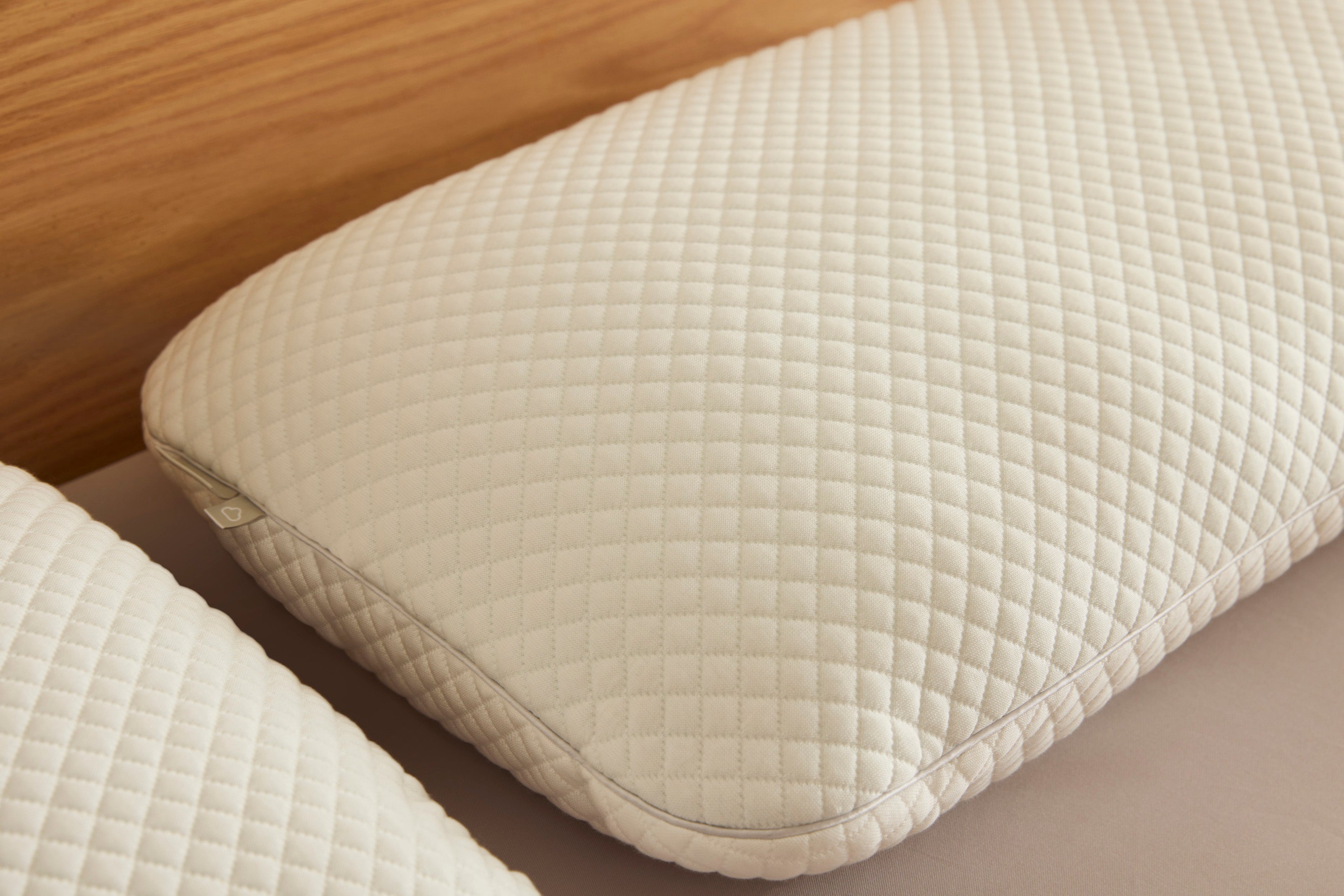 コアラふんわりピロー｜柔らかい低反発枕で、寝返りもスムーズ