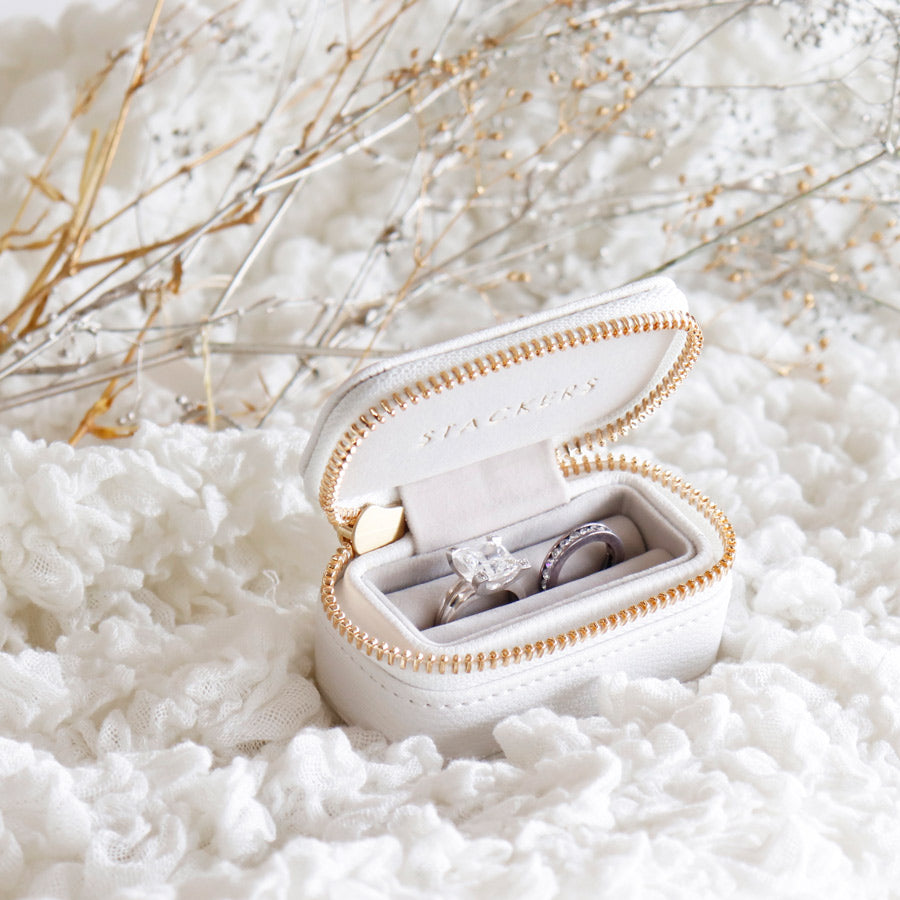プチリング ジュエリーボックス S ホワイト – STACKERS LONDON
