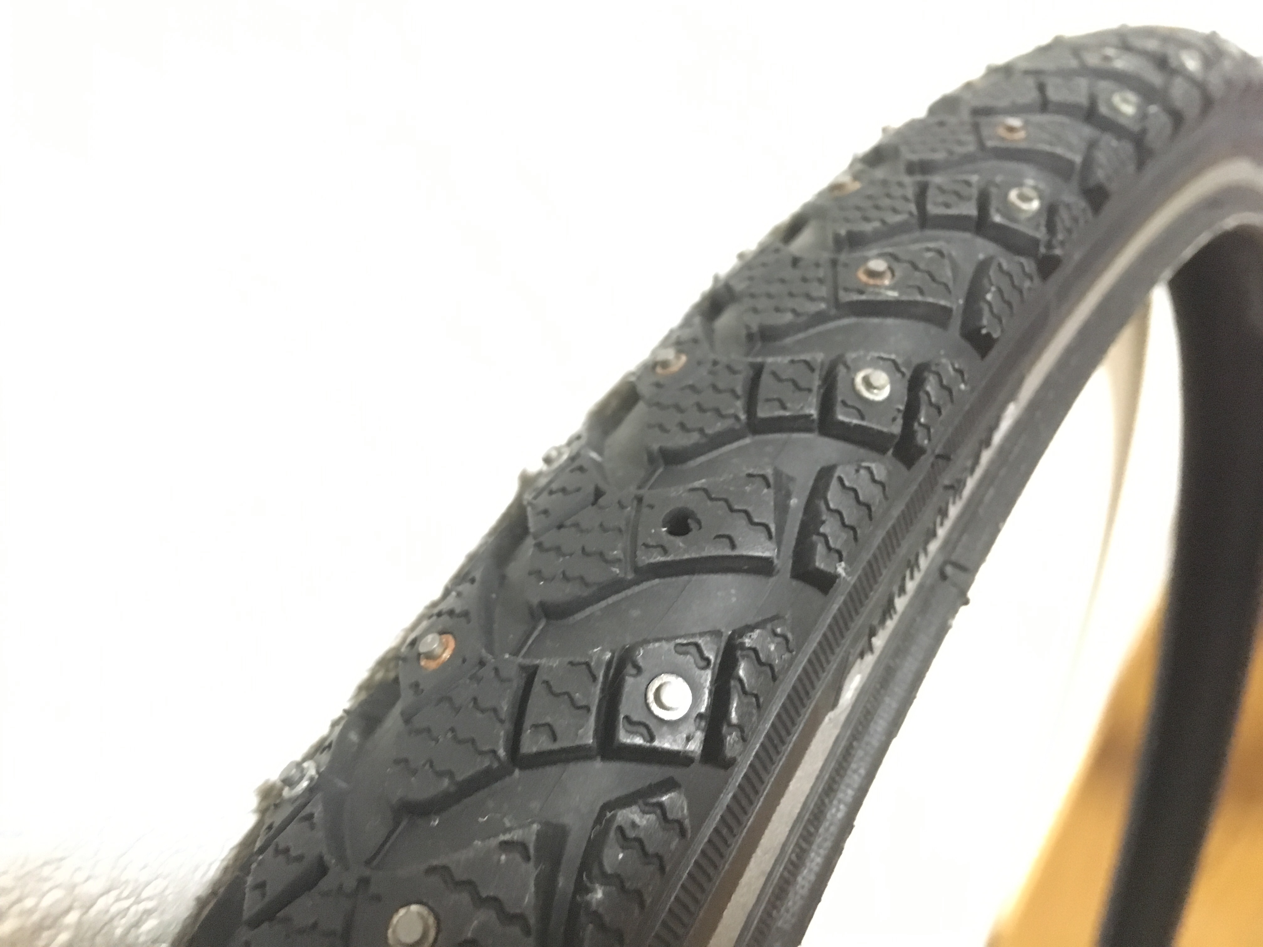 Schwalbe マラソンウィンター スパイクタイヤ | 気分はとっても
