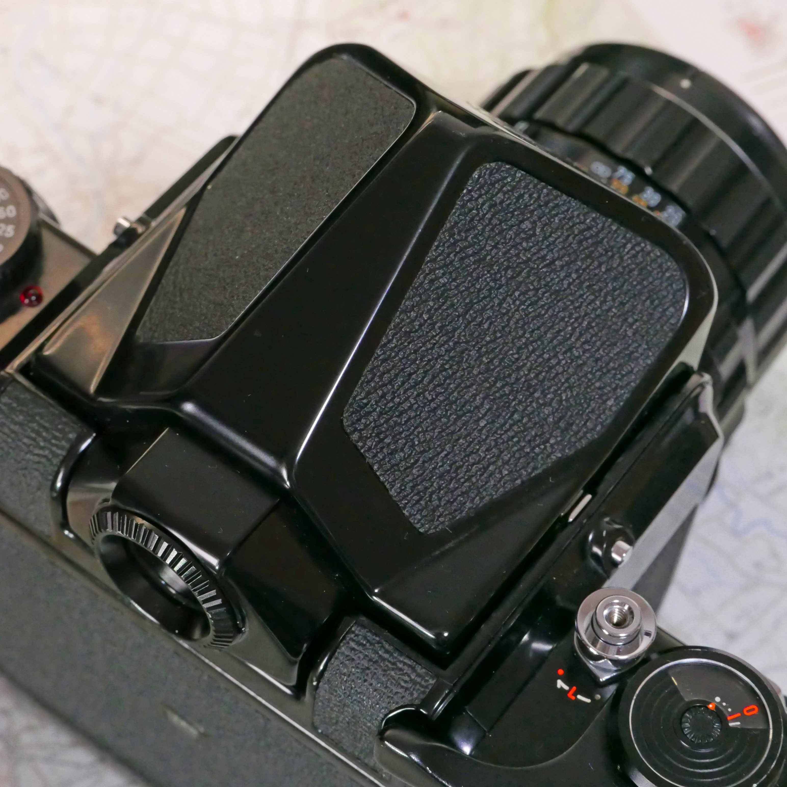 PENTAX67（6×7）いわゆるバケペン、アイレベルファインダーのデカさが