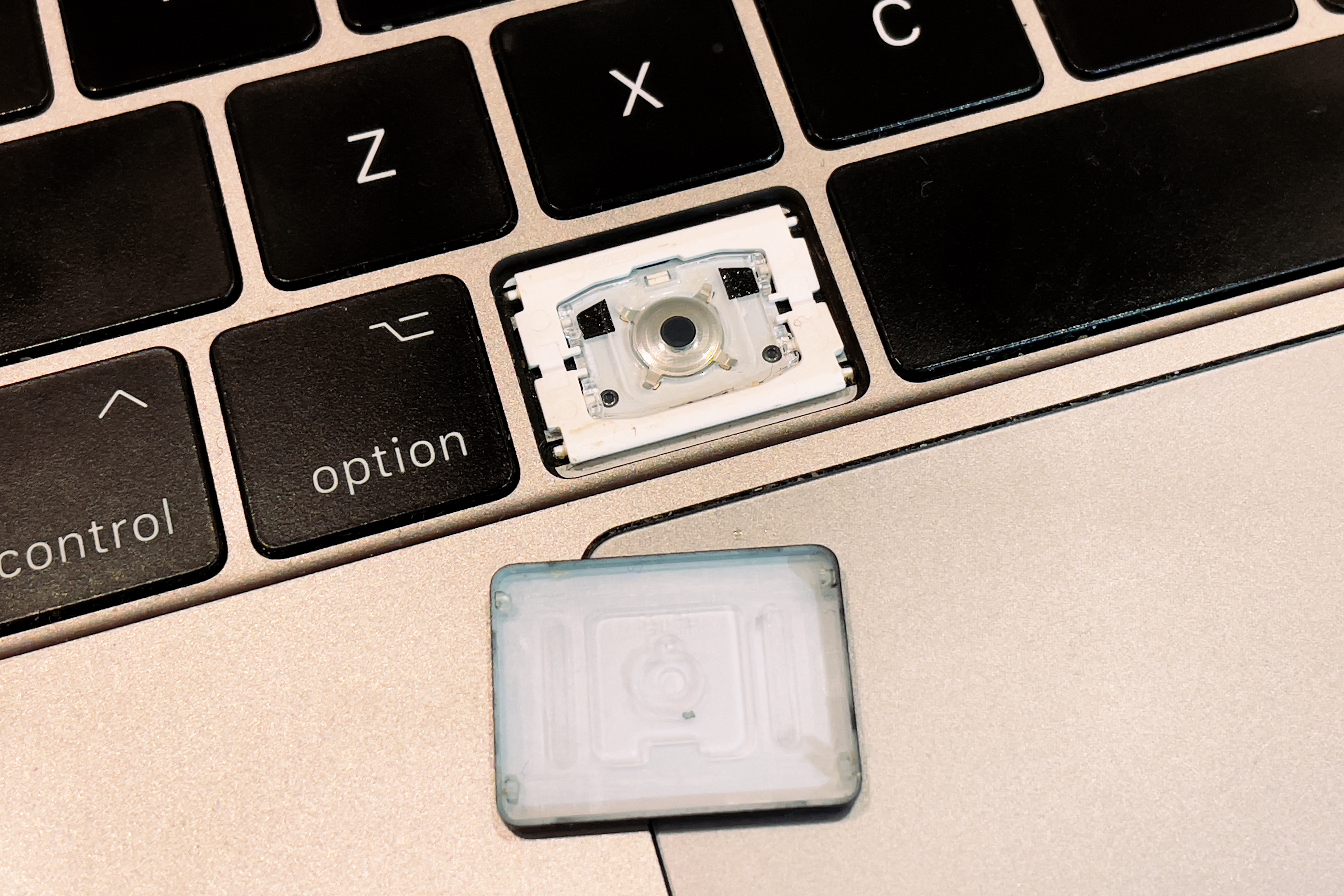 MacBook Proのキーキャップを交換 – Kaleidalabs