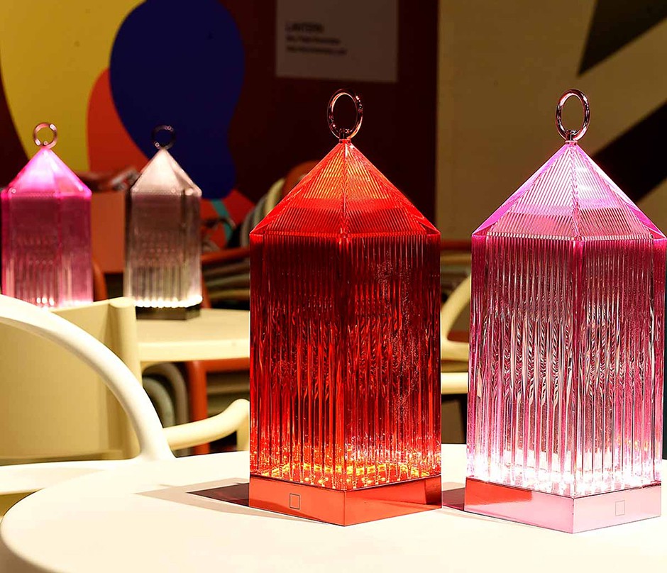 Kartell in Love！赤色のアイテムでエネルギッシュで情熱的な雰囲気に