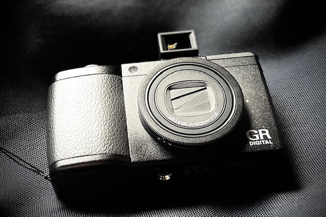 RICOH GRの後付けファインダー〈GV-2〉が、想像を超えて素晴らしかった