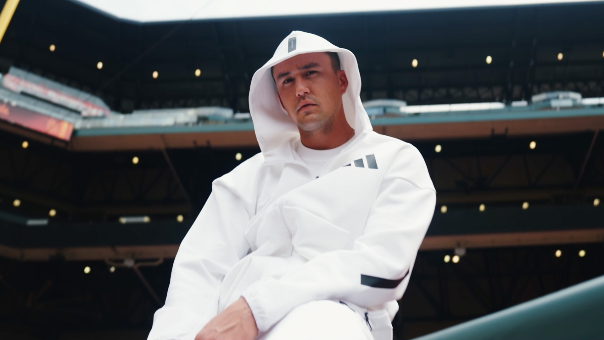 このラインが、つながりの証」アディダス アスリートとつながる