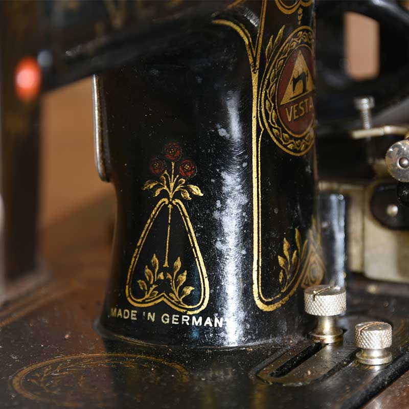 ドイツ製 VESTA 手回しミシン /SM-46C – 神戸アンティークウェアハウス