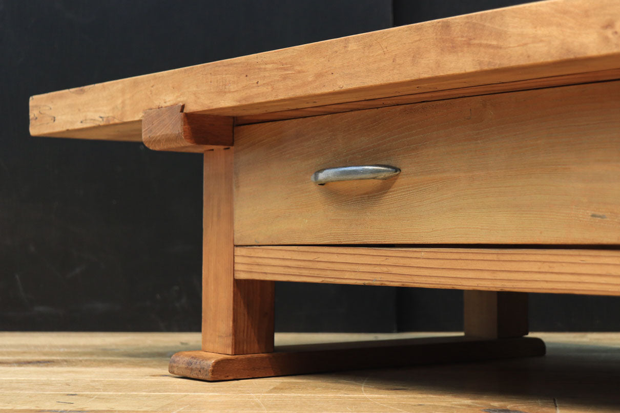 テレビ台に!! 一枚板を使用した頑丈な木地色の裁ち台 BB2241 – 古福庵