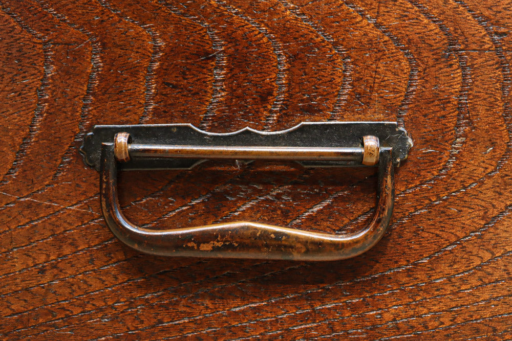 引き出しの表情豊かな杢目を愉しむ全面セン材作りの小引き出し DC7673