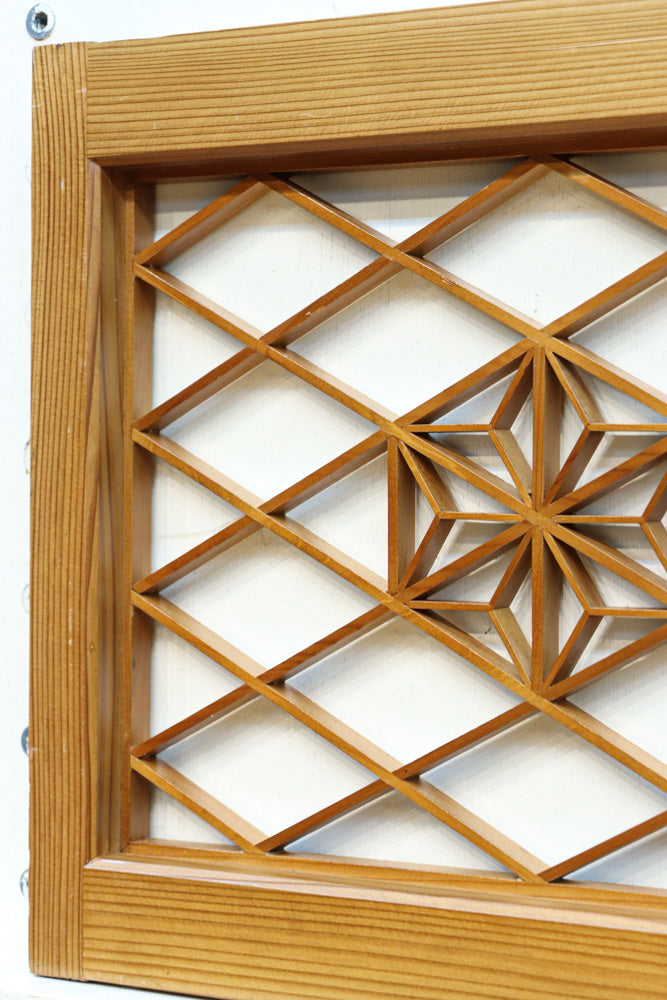 幅764ミリ!! 麻の葉アレンジ組子模様で格調ある小型菱格子欄間 EZ2580