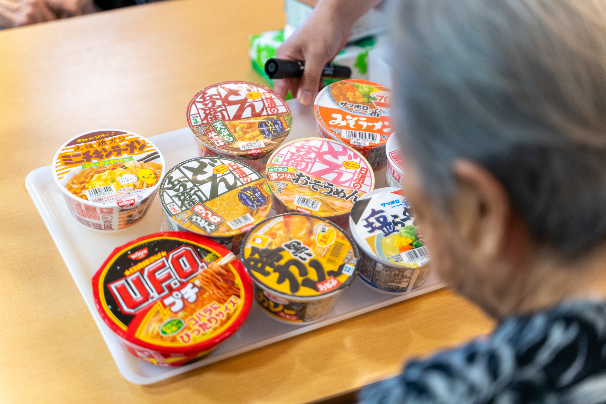 特養うがた苑でミニカップ麺イベントを開催！ - 社会福祉法人 恒心福祉会