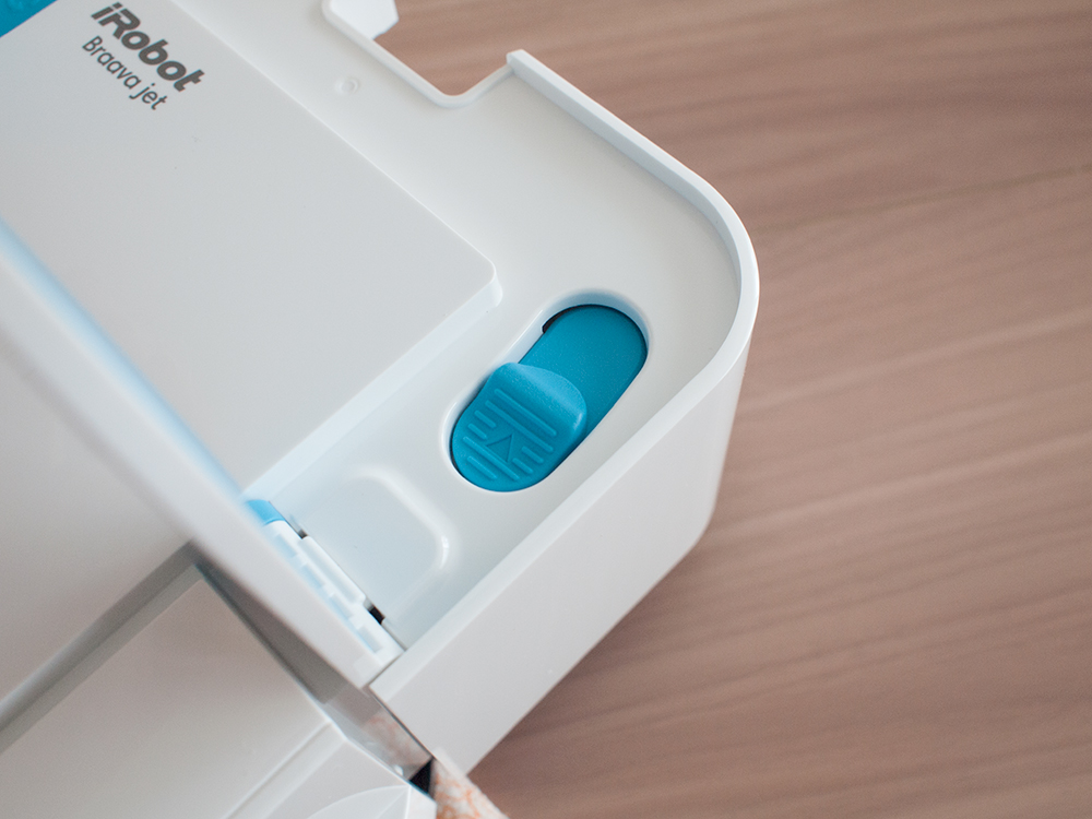 ブラーバジェット240レビュー。床の水拭き掃除はロボットにお任せ