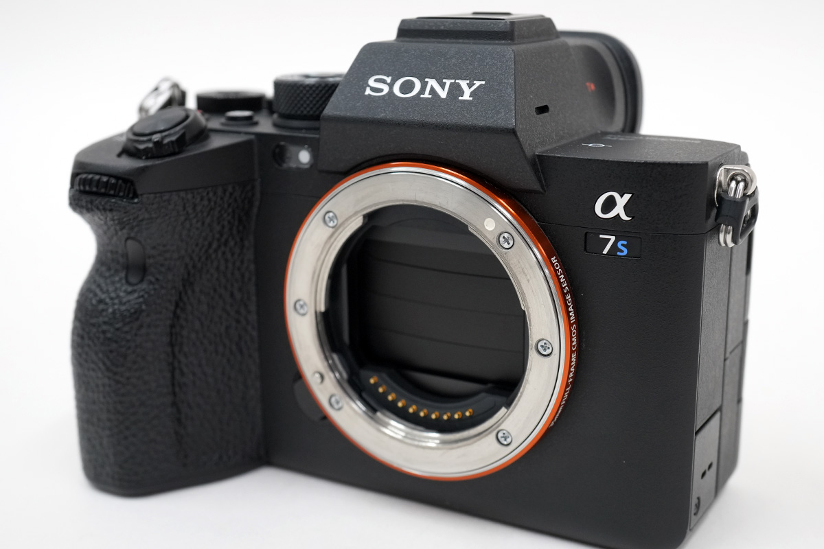 デジタル一眼カメラα7S III「ILCE-7SM3」、VLOGCAM ZV-E10 II に本体