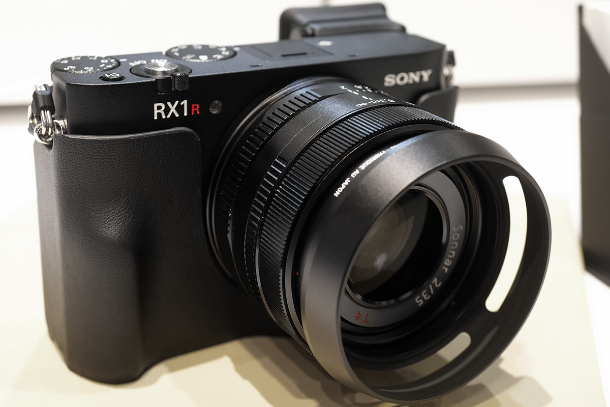 有効約6100万画素フルサイズサイバーショット「RX1R III」（DSC-RX1RM3