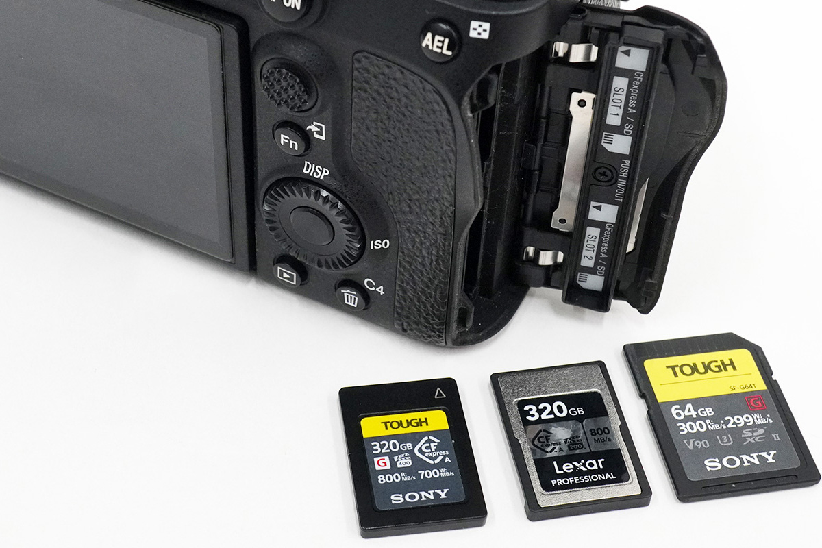 メモリーカードの性能がカメラ撮影に大きく影響する。ソニーのデジタル