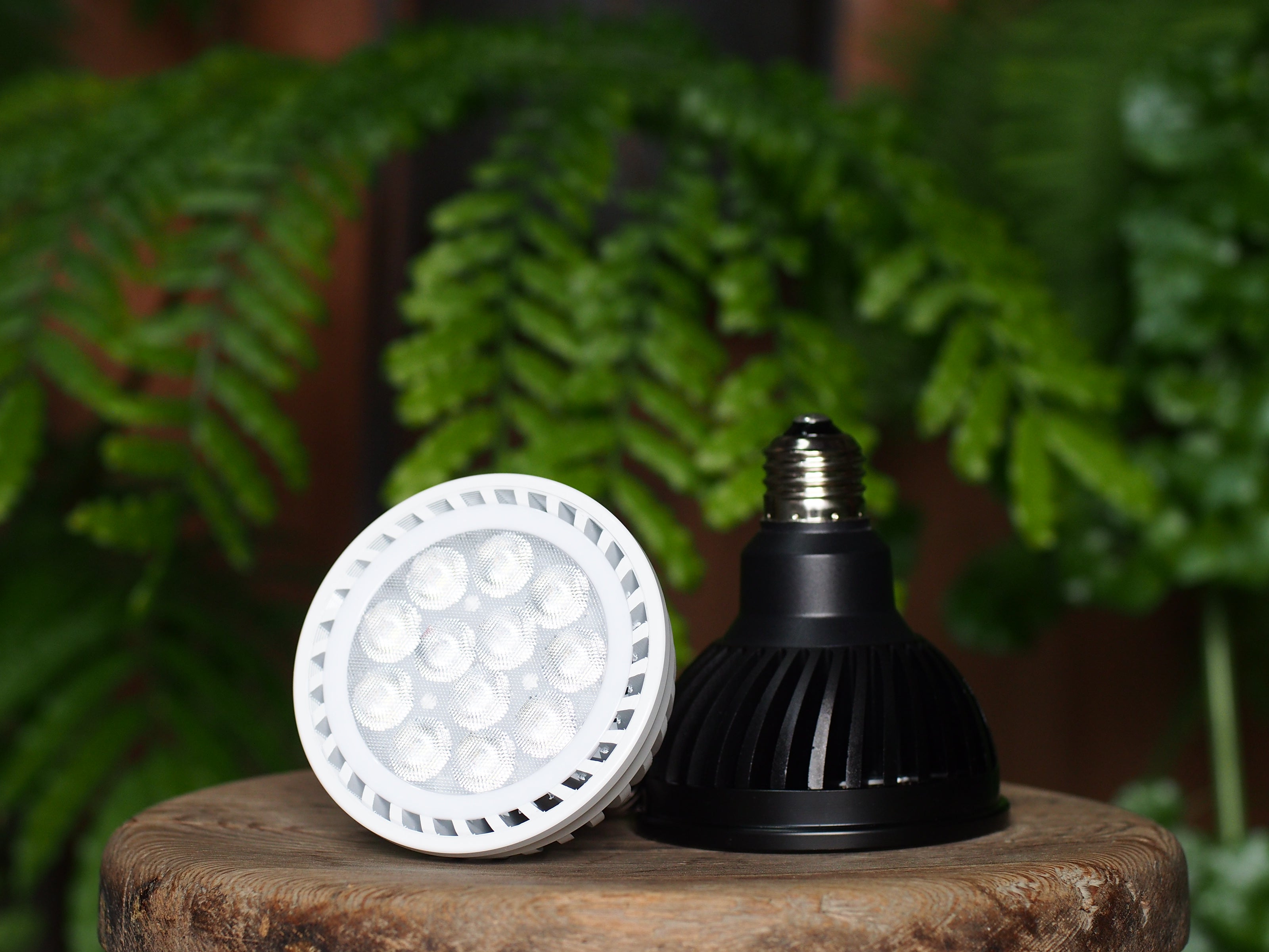 Plants NEXLIGHT -プランツネクスライト- GROW YOUR GREEN LED 白・黒