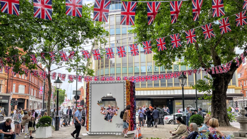 プラチナ・ジュビリー」でエリザベス女王の即位70周年を祝う