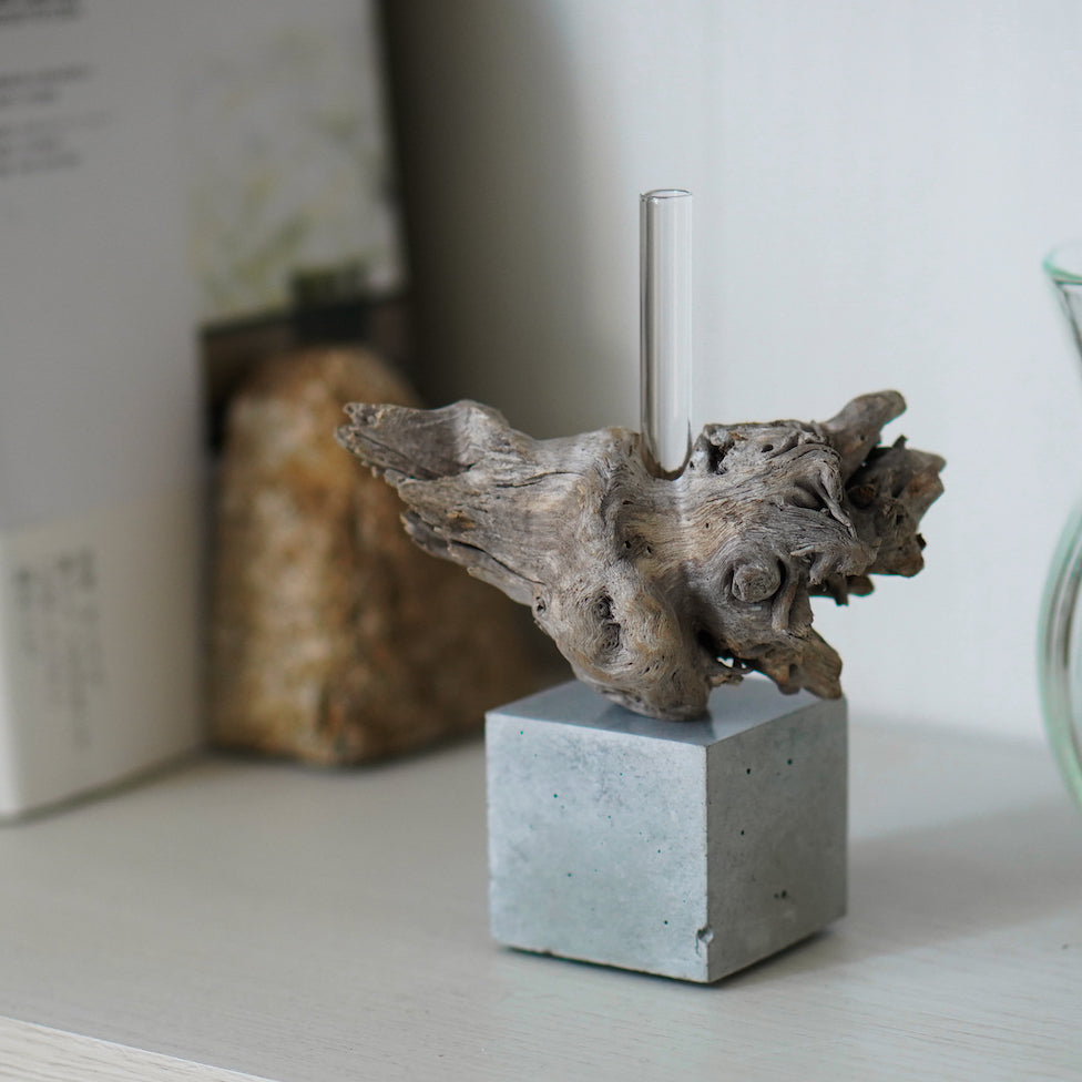 流木の一輪挿し《saisei》 – LILOCLE(リロクル)｜エシカルな暮らしと