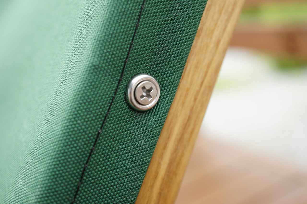 ブルーリッジ チェア ワークス : テントの中のネコ