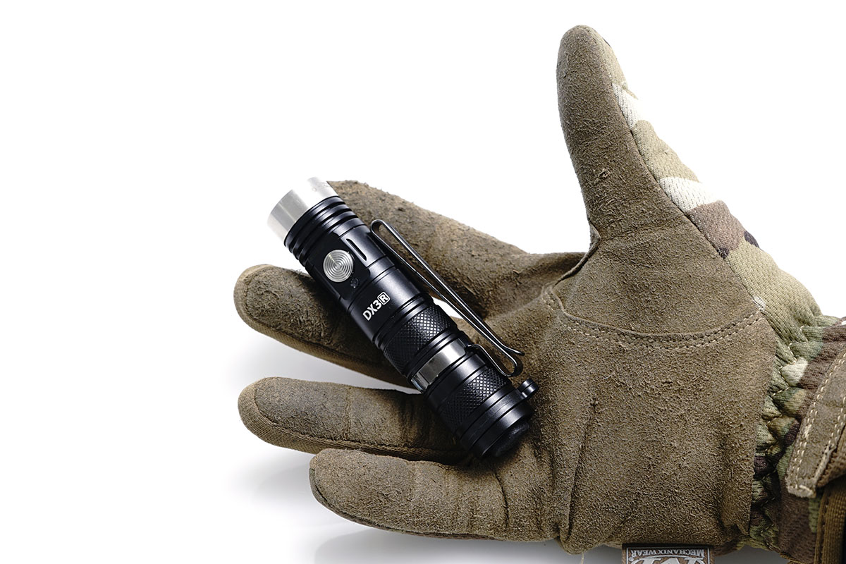 こんなに小さいのに2550lm?! SST-70搭載で前作から更に進化したEAGTAC