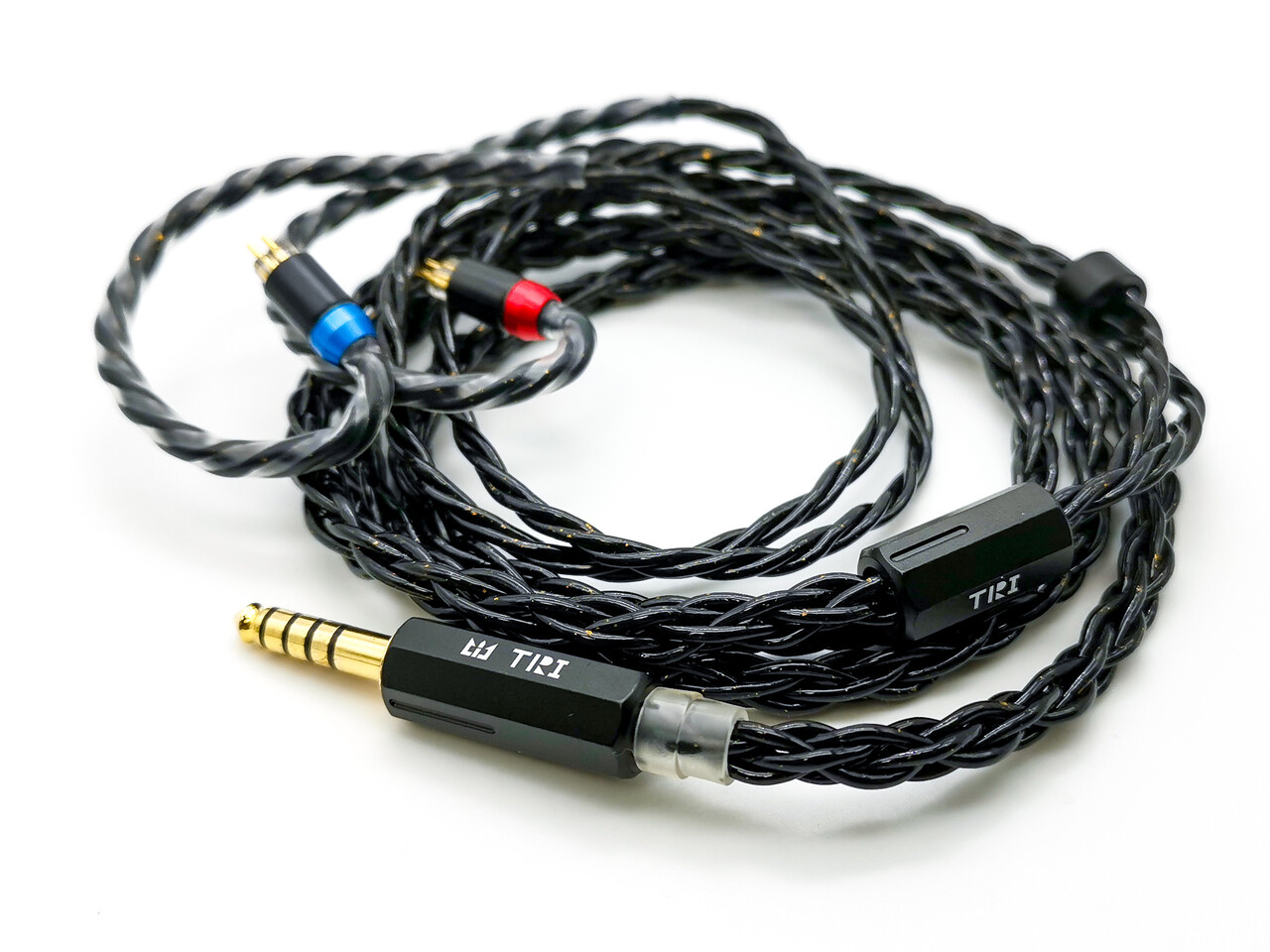 TRI-Onyx」6芯 6N 単結晶銅銀メッキ線ケーブル ／ 高級感のある外観と
