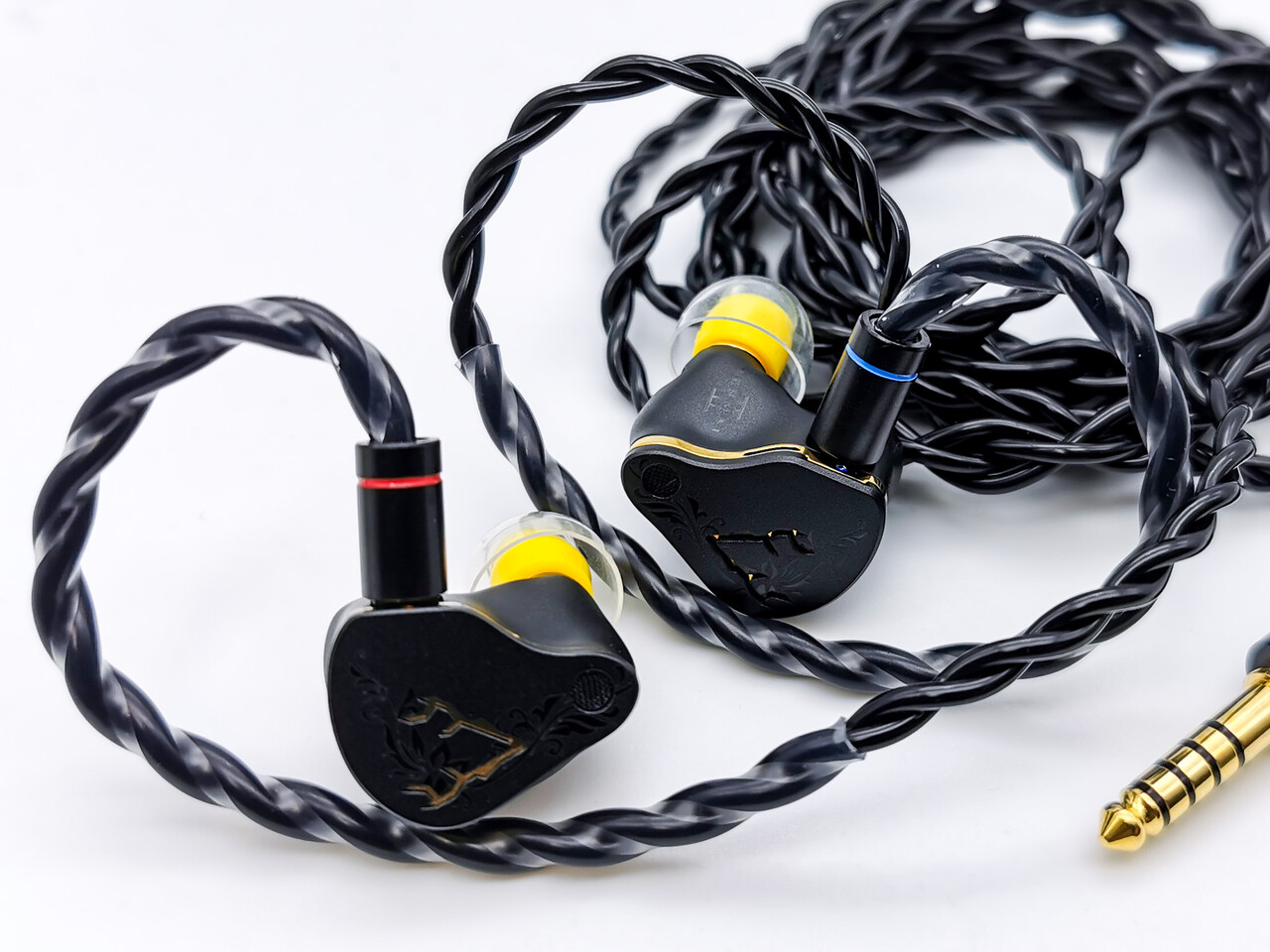 CVJ x R2E3 Mermaid II」 クールで高級感のある外観にベリリウム系振動