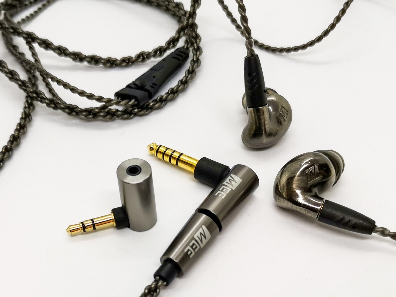 棚からレビュー】 「MeeAudio Pinnacle P1」 抜群の音場感とクリアで