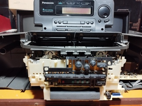 CDラジカセ Panasonic RX-DT707の修理 : まごころせいじつ堂