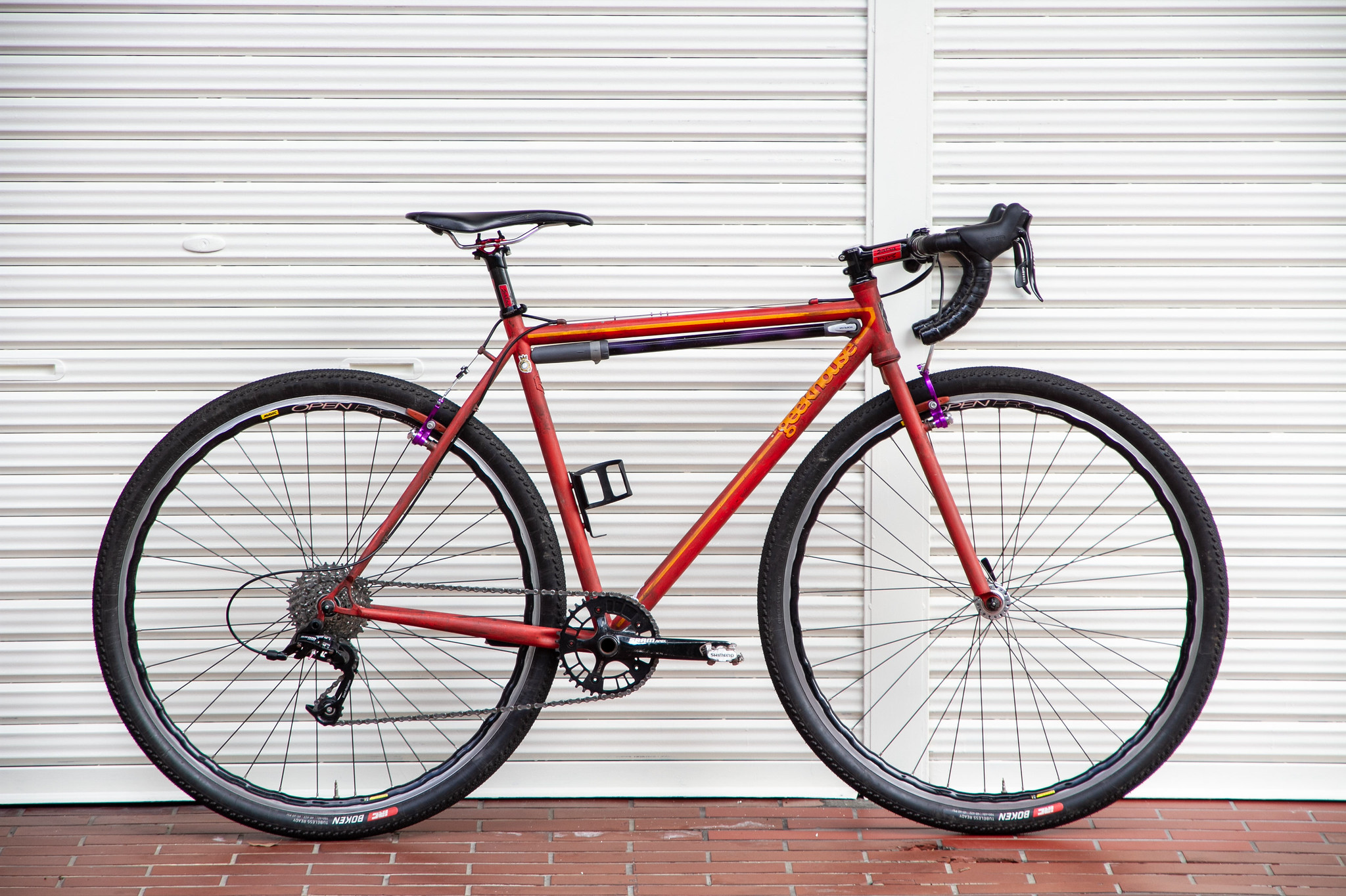 GRINDUROとGEEKHOUSE. - BLUE LUG BLOG | 自転車店 ブルーラグ