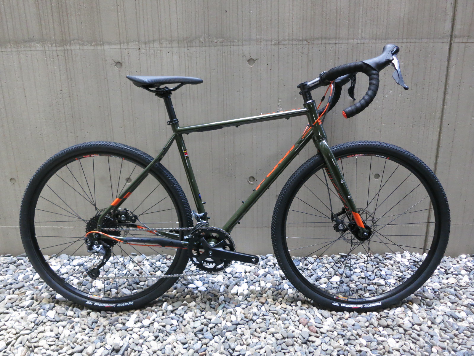 通勤、サイクリングにも大活躍のグラベルロード入門モデル！FUJI