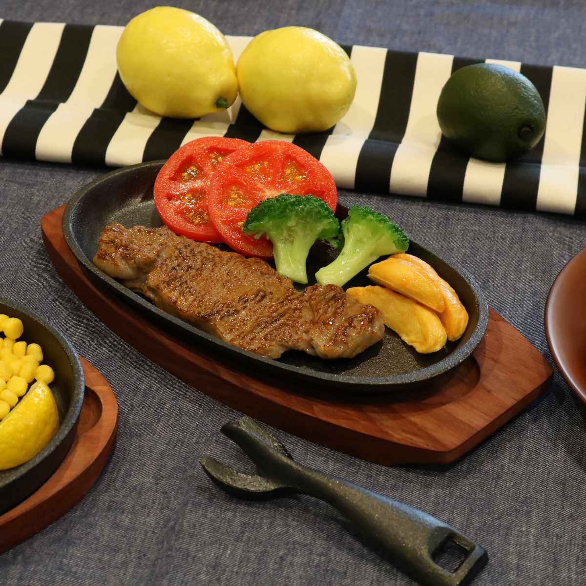 ステーキ皿 24cm 小判型 2枚入り スプラウト 鉄鋳物製 IH対応 木製