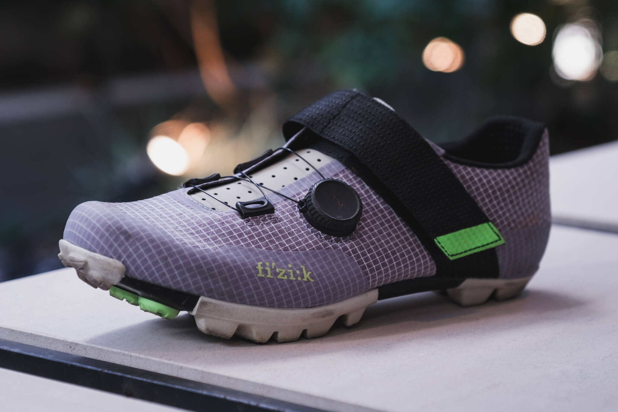 プロダクトレビュー】Fizik Vento Ferox Carbon：SPDにロードシューズ