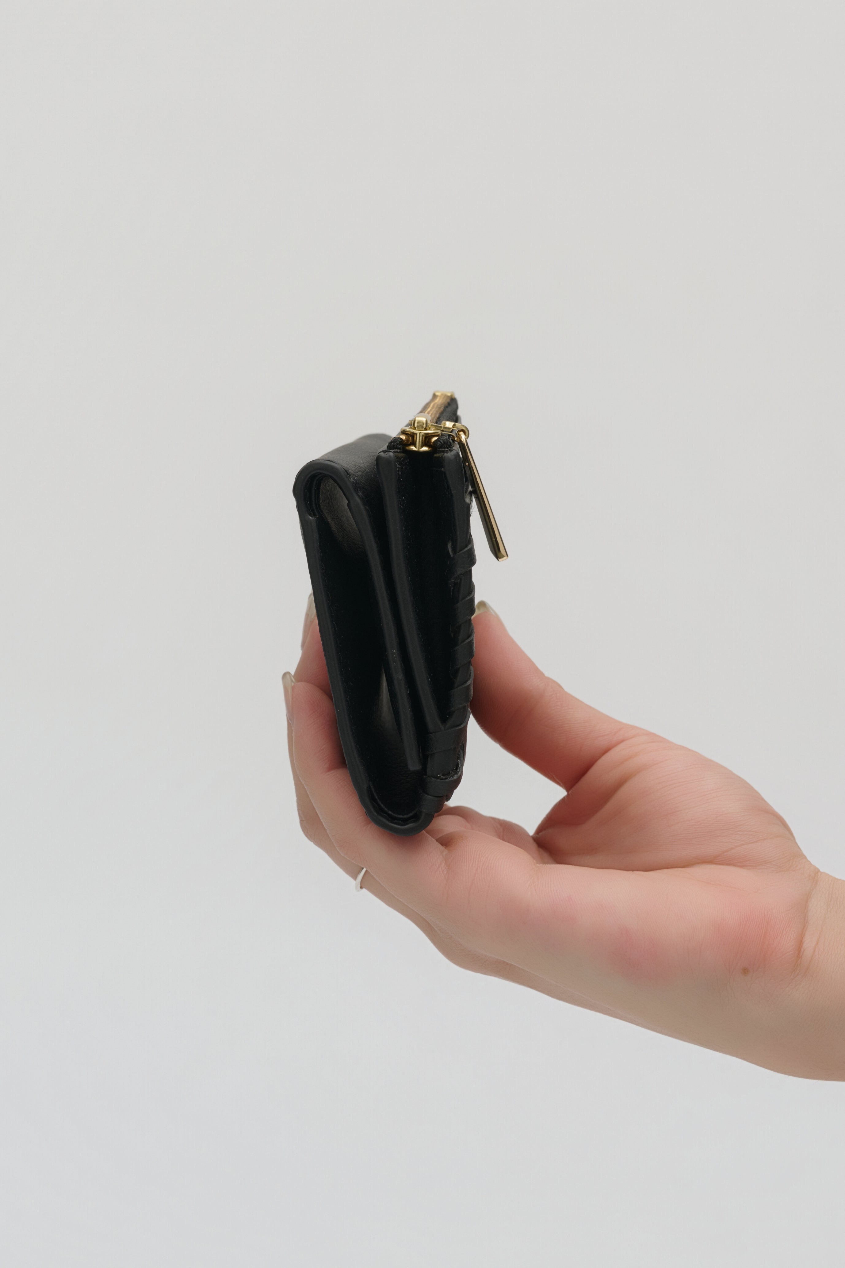 グレープレザー製コンパクトウォレット 「Grape Vine Wallet」 | LOVST