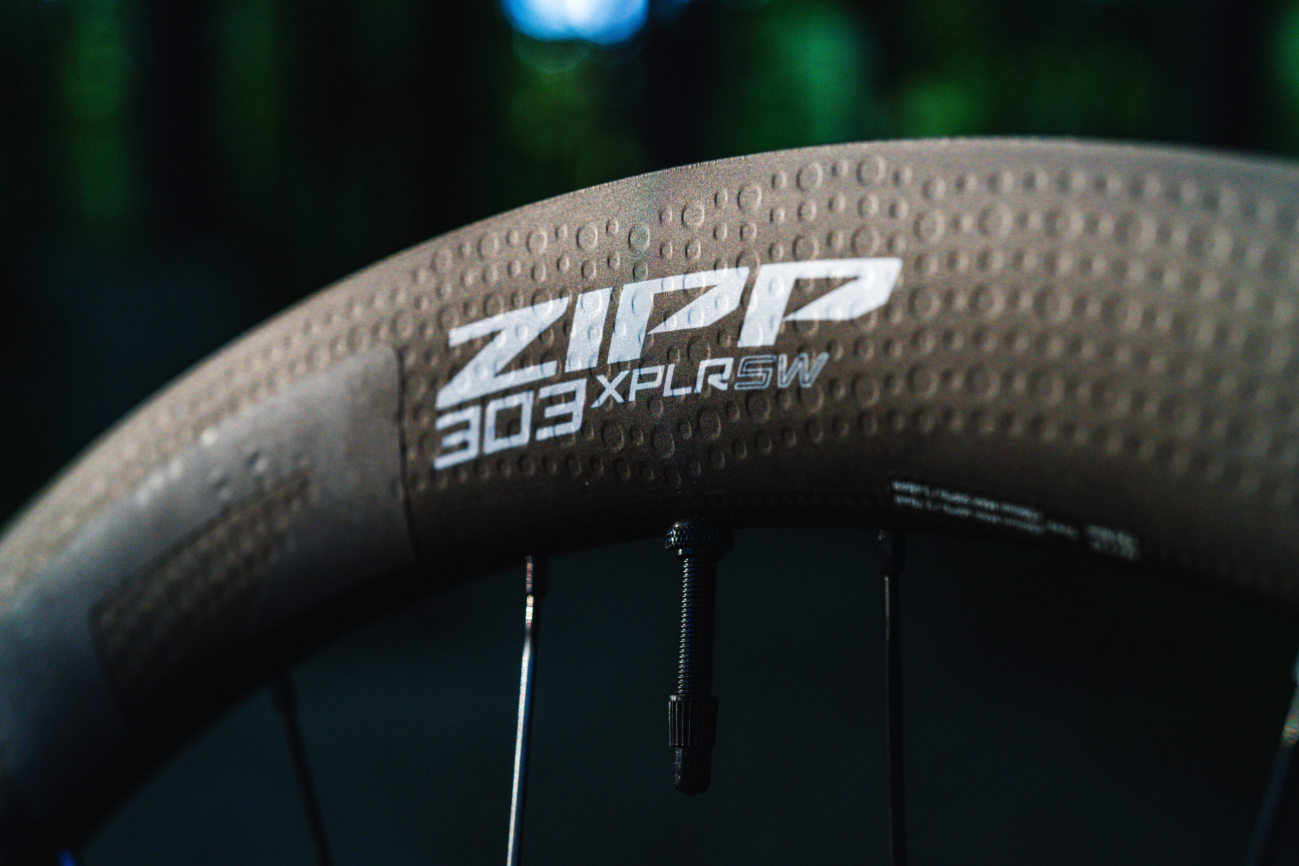 303 XPLR SW Tubeless Disc | ZIPP | 株式会社Many'S メニーズ