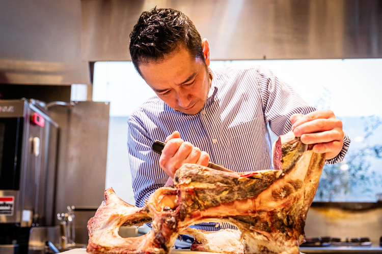 今、人気の「サカエヤ」新保吉伸さんの近江牛を食べるならここ