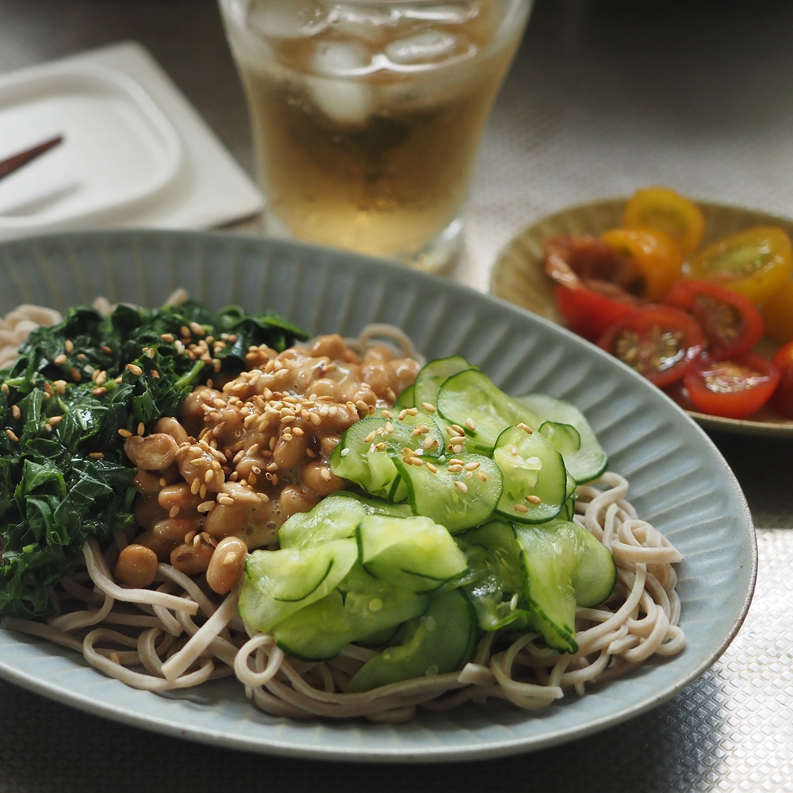 パンとごはんと】ひらひらの器 オーバルプレートM [日本製/美濃焼