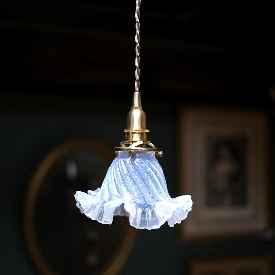 アンティーク ガラスシェードフリルランプ イギリス 綺麗なオパール