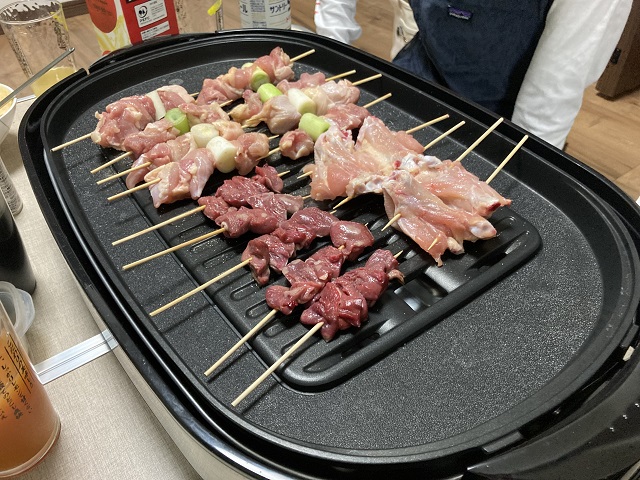 NF-W300】ホットプレートの焼肉プレートで焼き鳥【パナソニック