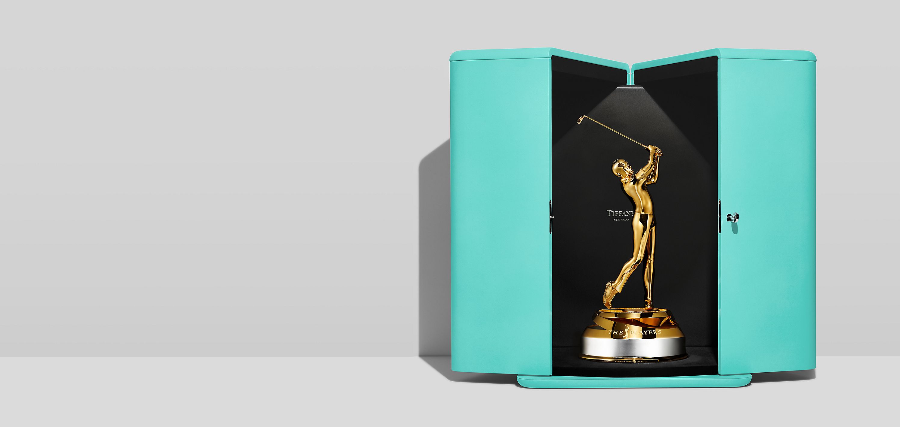 ティファニーがデザインしたゴルフとPGAツアーのトロフィー | Tiffany