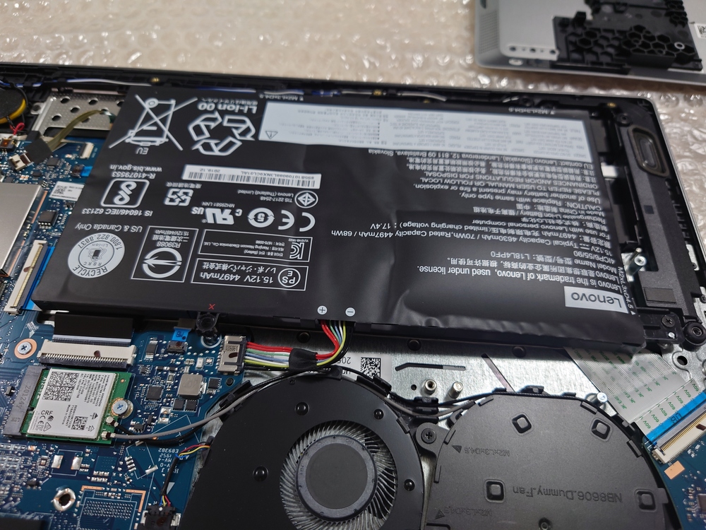 Lenovo ideapad S540バッテリー膨張｜横浜・鎌倉のパソコン修理・中古