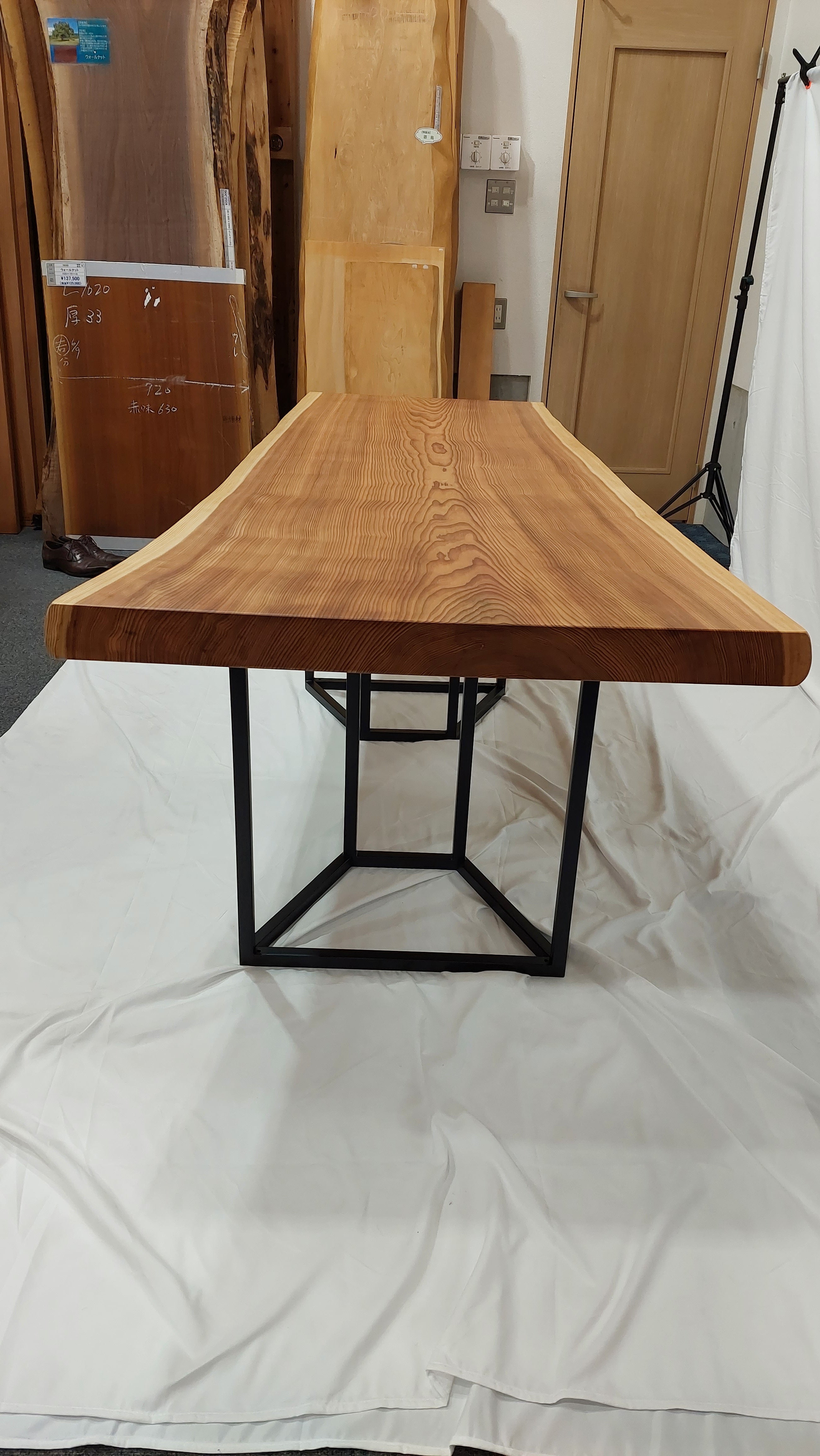 高知産杉無垢一枚板 テーブル天板 メイボックジャパン – メイボック