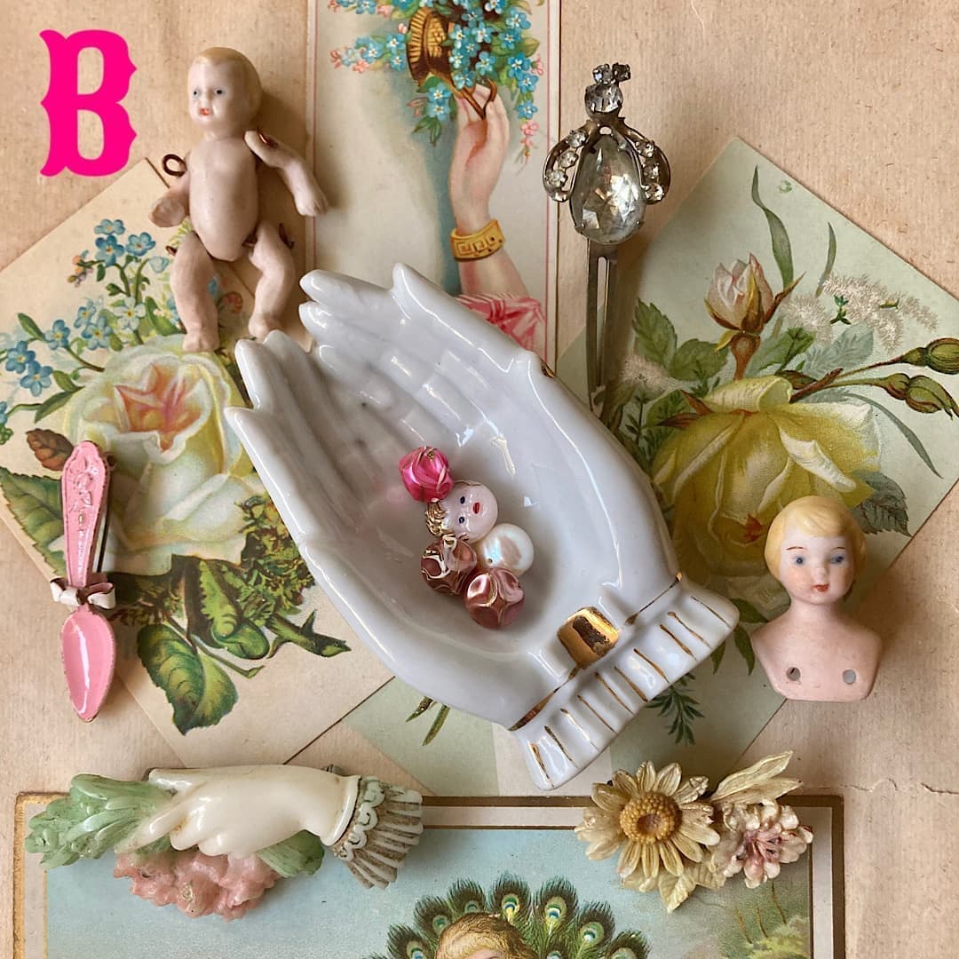 AVON ミルクガラス ハンドトレイ 両手 アンティーク 蚤の市 AVON