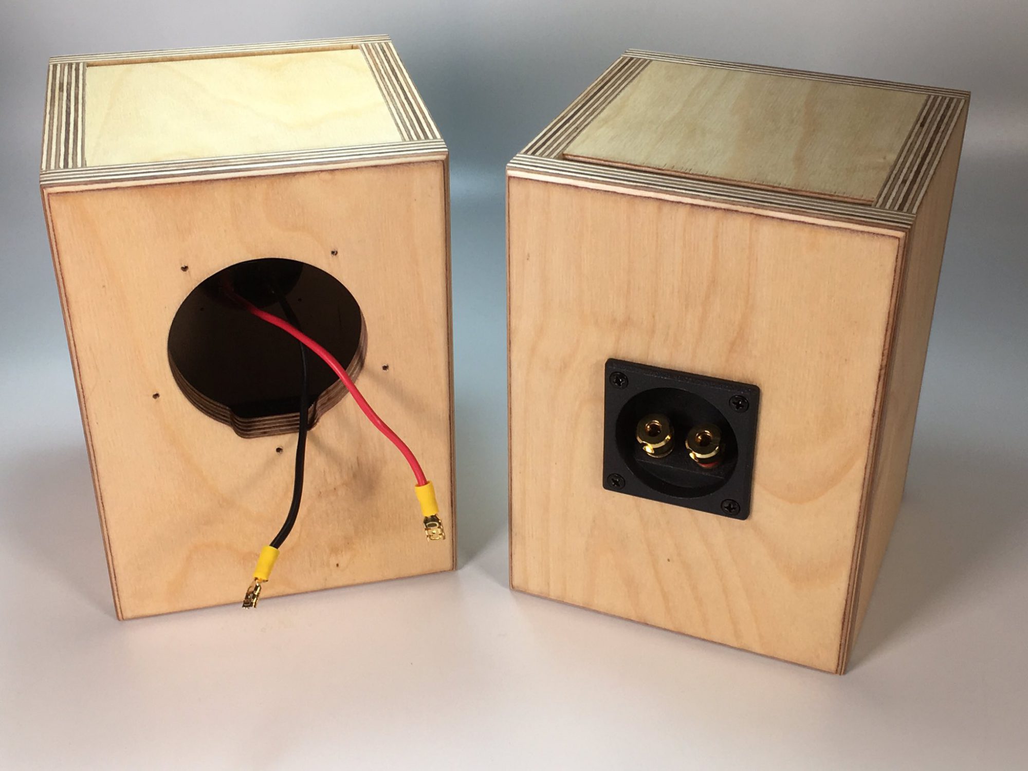 マークオーディオの8cmフルレンジユニット用エンクロージャー特注品