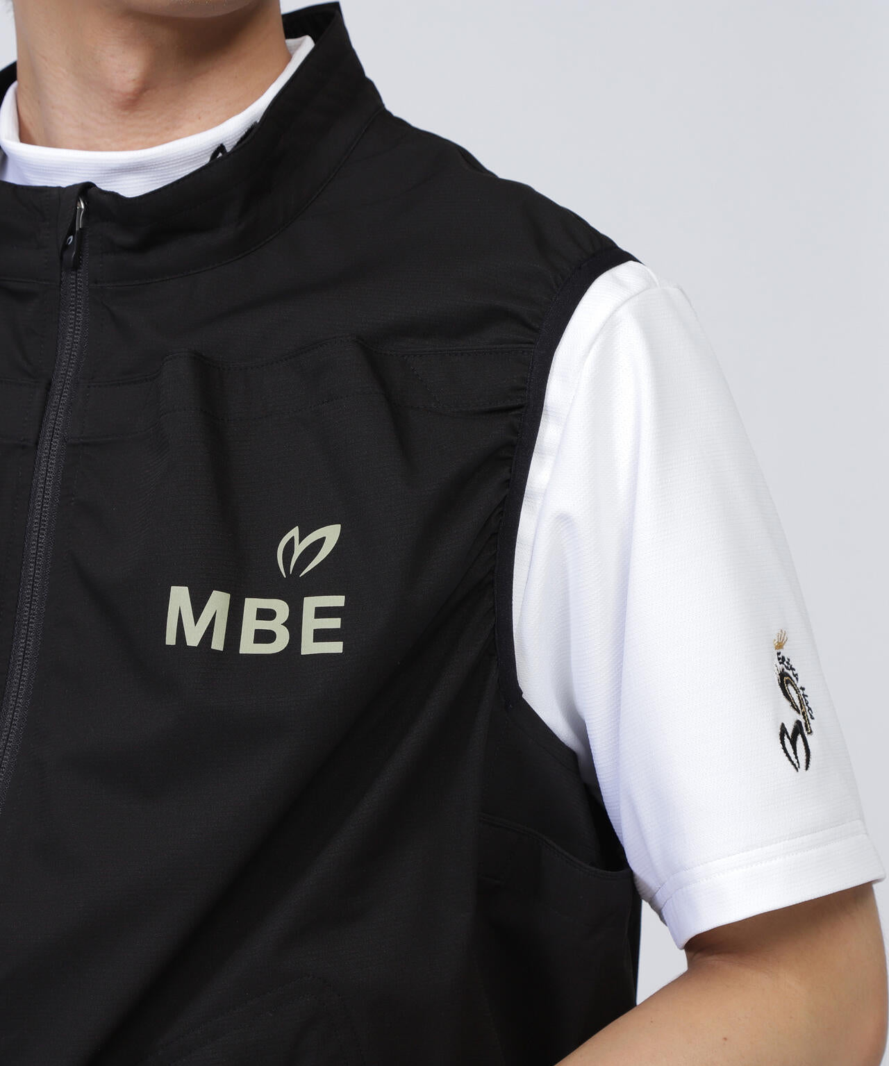 ファンフルジップアップベスト | MASTER BUNNY EDITION（マスター