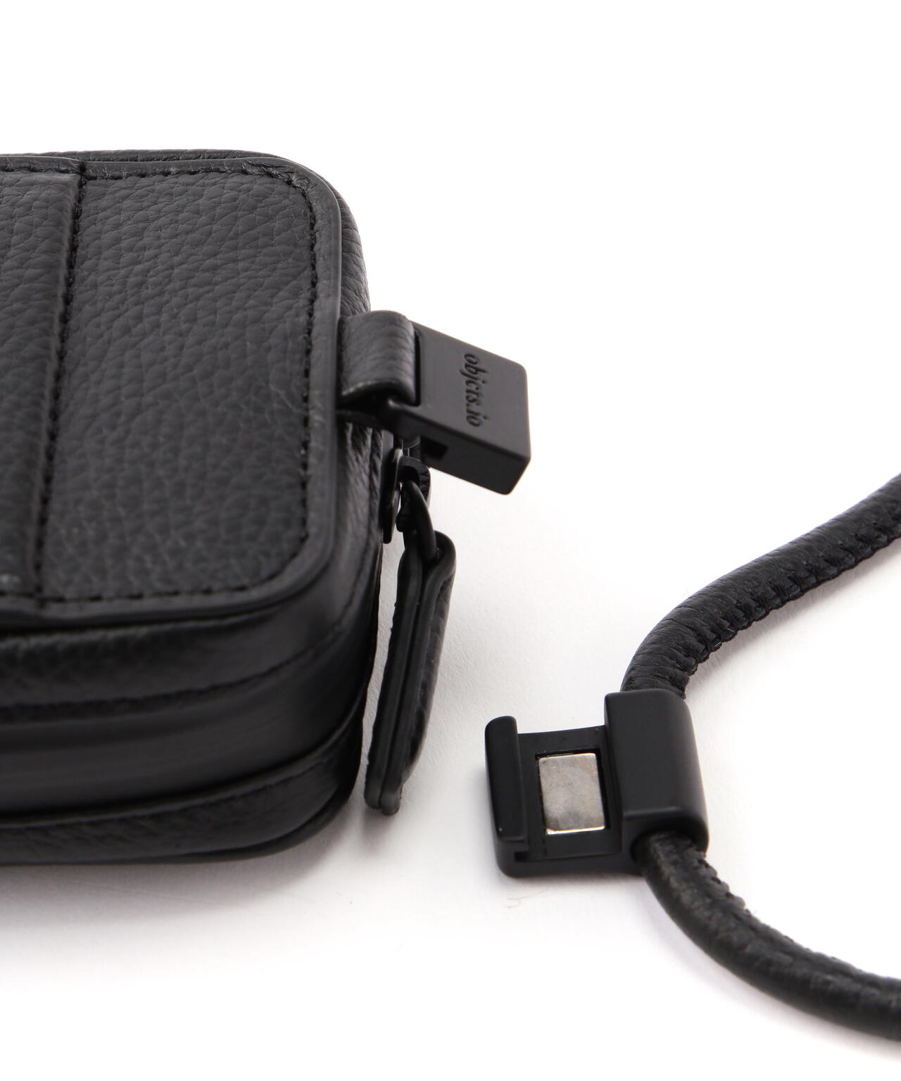 objcts.io/オブジェクツアイオー/COMPOSITION MICRO BAG | L.H.P