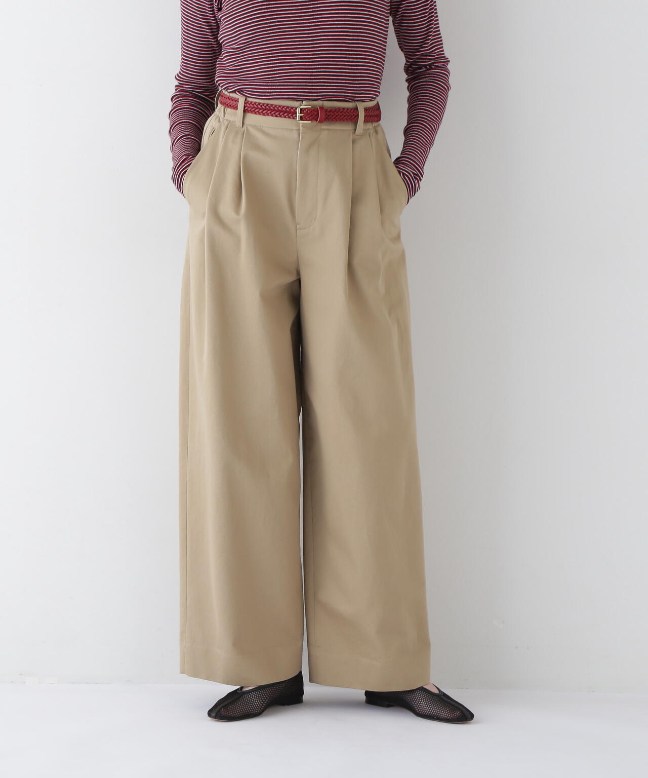 福田麻琴さんコラボ】36/2ウェポンタックパンツ | human woman